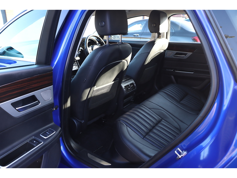 Jaguar 2.0I PORTFOLIO GPF SPORTBRAKE 5DR PETROL AUTO HEATED SEATS SATNAV BLUETOOTH DAB STEREO REAR CAMERA PARKING AIDS SAME OWNER FOR 3 YEARS 63000 MILES FSH 72-74 Mitcham Road