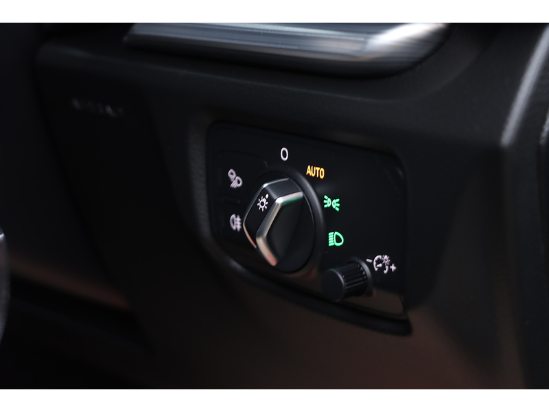 Audi 1.4 TFSI COD SPORT SPORTBACK 5DR PETROL S TRONIC AUTO SAT NAV BLUETOOTH DAB STEREO APPLE CARPLAY PARKING AIDS 2 OWNERS ONLY 24000 MILES FSH £35 TO TAX 72-74 Mitcham Road