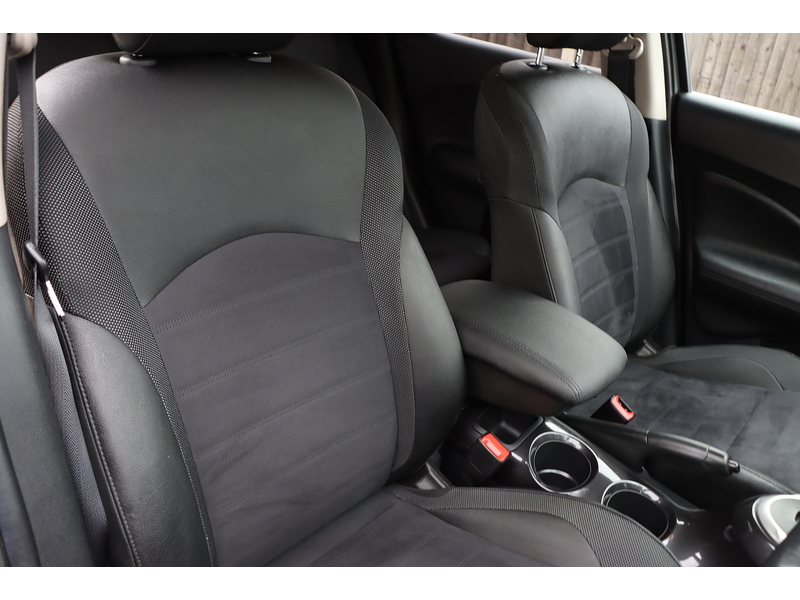 Nissan 1.6 BOSE PERSONAL EDITION SUV 5DR PETROL XTRON AUTO SAT NAV BLUETOOTH DAB STEREO CD PLAYER USB INPUT REAR CAMERA ONLY 20000 MILES SH NO ULEZ CHARGE 72-74 Mitcham Road