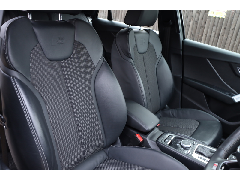 Audi 2.0 TFSI 40 S LINE SUV 5DR PETROL S TRONIC QUATTRO AUTO SAT NAV BLUETOOTH DAB STEREO APPLE CARPLAY PARKING AIDS 1 OWNER FROM NEW ONLY 61000 MILES FSH 72-74 Mitcham Road