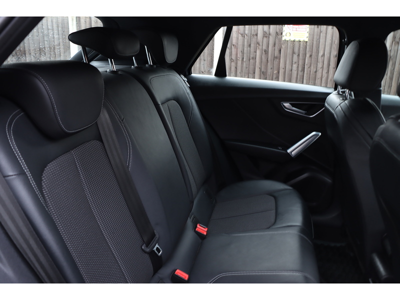 Audi 2.0 TFSI 40 S LINE SUV 5DR PETROL S TRONIC QUATTRO AUTO SAT NAV BLUETOOTH DAB STEREO APPLE CARPLAY PARKING AIDS 1 OWNER FROM NEW ONLY 61000 MILES FSH 72-74 Mitcham Road