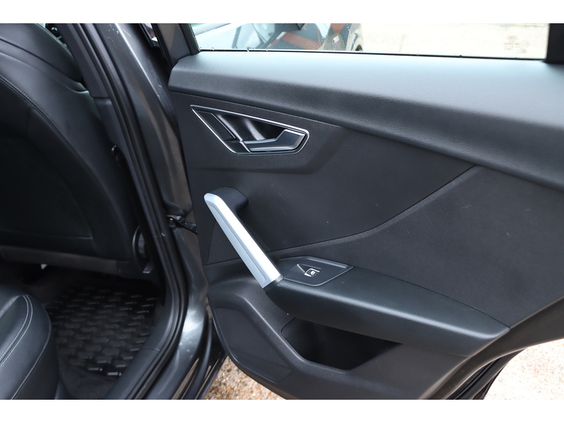 Audi 2.0 TFSI 40 S LINE SUV 5DR PETROL S TRONIC QUATTRO AUTO SAT NAV BLUETOOTH DAB STEREO APPLE CARPLAY PARKING AIDS 1 OWNER FROM NEW ONLY 61000 MILES FSH 72-74 Mitcham Road