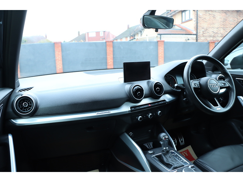 Audi 2.0 TFSI 40 S LINE SUV 5DR PETROL S TRONIC QUATTRO AUTO SAT NAV BLUETOOTH DAB STEREO APPLE CARPLAY PARKING AIDS 1 OWNER FROM NEW ONLY 61000 MILES FSH 72-74 Mitcham Road