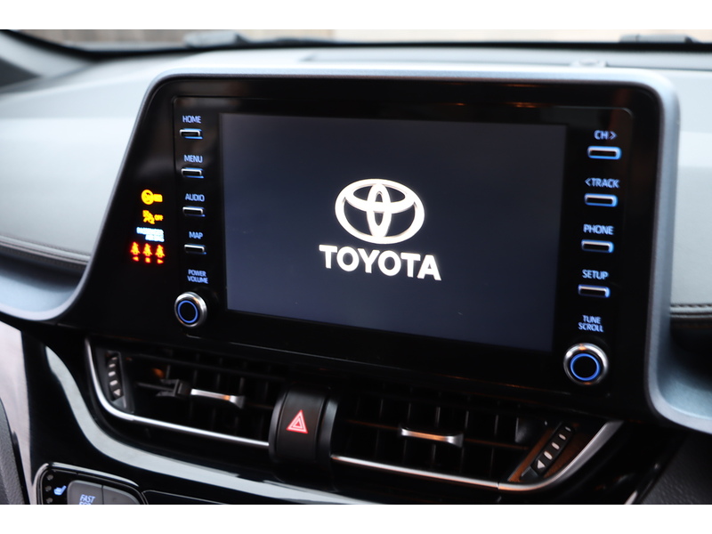 Toyota 1.8 VVT-H DESIGN SUV 5DR PETROL HYBRID CVT AUTO HEATED SEATS SAT NAV BLUETOOTH DAB STEREO REAR CAMERA PARKING AIDS JUST 2 OWNERS ONLY 65000 MILES FSH 72-74 Mitcham Road