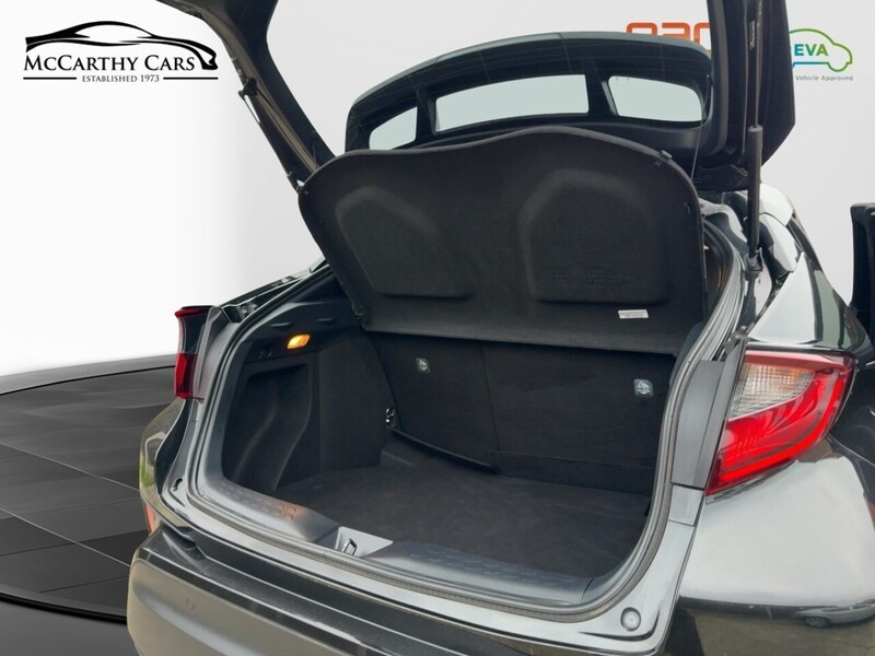 Toyota 1.8 VVT-H DESIGN SUV 5DR PETROL HYBRID CVT AUTO HEATED SEATS SAT NAV BLUETOOTH DAB STEREO REAR CAMERA PARKING AIDS JUST 2 OWNERS ONLY 65000 MILES FSH 72-74 Mitcham Road