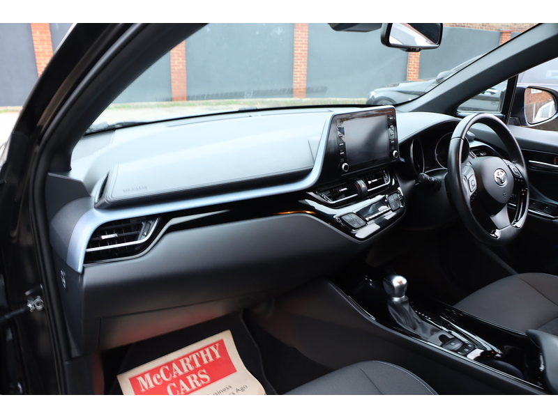 Toyota 1.8 VVT-H DESIGN SUV 5DR PETROL HYBRID CVT AUTO HEATED SEATS SAT NAV BLUETOOTH DAB STEREO REAR CAMERA PARKING AIDS JUST 2 OWNERS ONLY 65000 MILES FSH 72-74 Mitcham Road