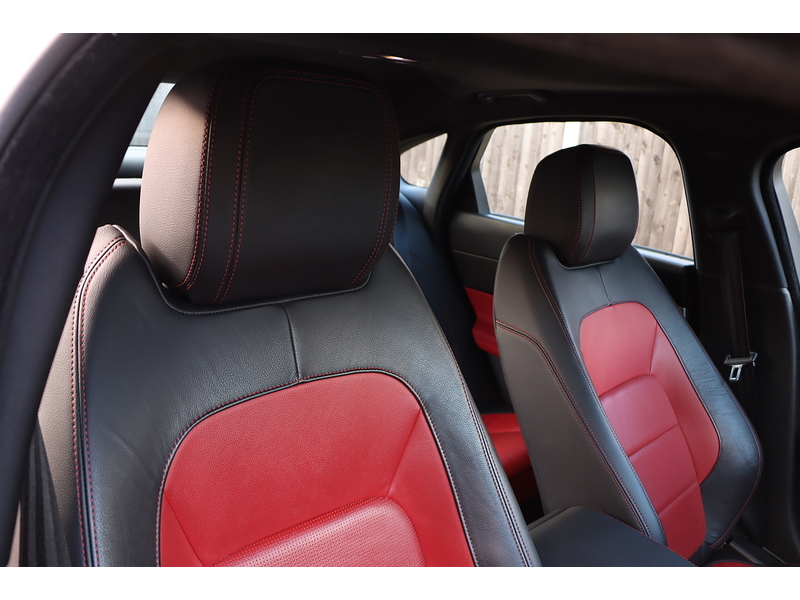 Jaguar 2.0I R-SPORT SALOON 4DR PETROL AUTO HEATED SEATS SATELLITE NAVIGATION BLUETOOTH DAB STEREO USB INPUT PARKING AIDS ONLY 40000 MILES SH NO ULEZ CHARGE 72-74 Mitcham Road