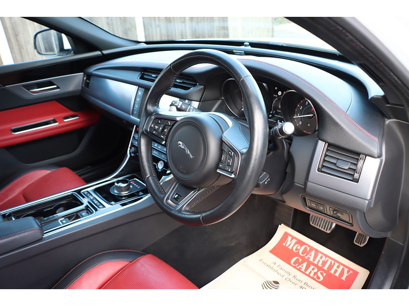 Jaguar 2.0I R-SPORT SALOON 4DR PETROL AUTO HEATED SEATS SATELLITE NAVIGATION BLUETOOTH DAB STEREO USB INPUT PARKING AIDS ONLY 40000 MILES SH NO ULEZ CHARGE 72-74 Mitcham Road