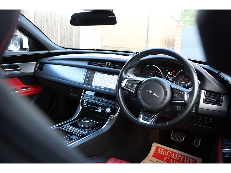 Jaguar 2.0I R-SPORT SALOON 4DR PETROL AUTO HEATED SEATS SATELLITE NAVIGATION BLUETOOTH DAB STEREO USB INPUT PARKING AIDS ONLY 40000 MILES SH NO ULEZ CHARGE 72-74 Mitcham Road