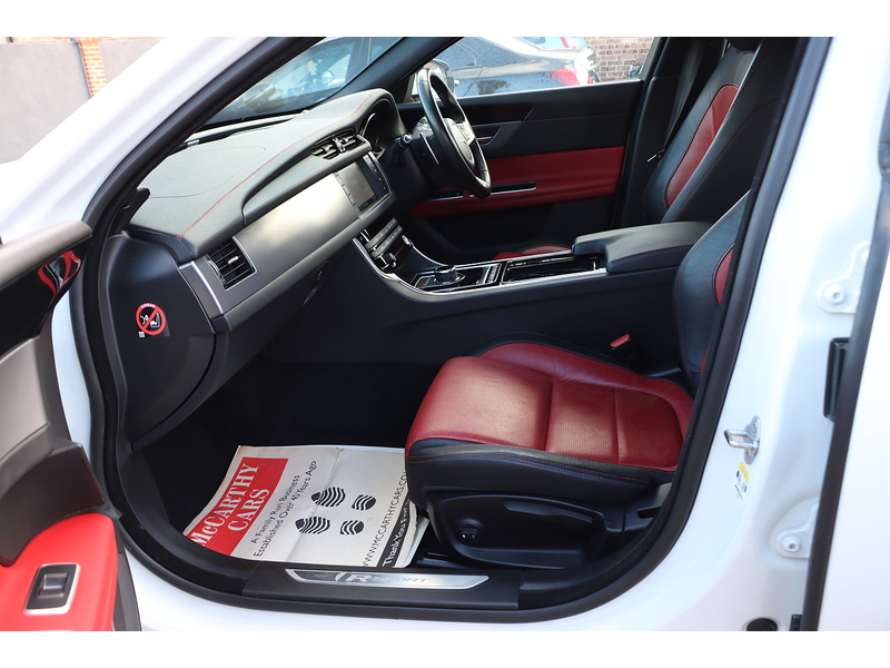 Jaguar 2.0I R-SPORT SALOON 4DR PETROL AUTO HEATED SEATS SATELLITE NAVIGATION BLUETOOTH DAB STEREO USB INPUT PARKING AIDS ONLY 40000 MILES SH NO ULEZ CHARGE 72-74 Mitcham Road