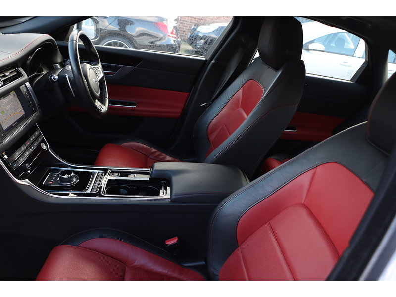 Jaguar 2.0I R-SPORT SALOON 4DR PETROL AUTO HEATED SEATS SATELLITE NAVIGATION BLUETOOTH DAB STEREO USB INPUT PARKING AIDS ONLY 40000 MILES SH NO ULEZ CHARGE 72-74 Mitcham Road