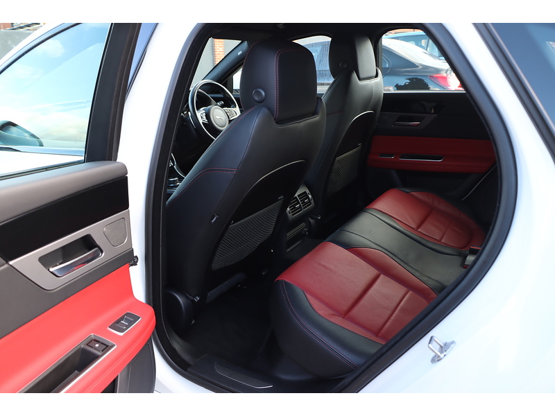 Jaguar 2.0I R-SPORT SALOON 4DR PETROL AUTO HEATED SEATS SATELLITE NAVIGATION BLUETOOTH DAB STEREO USB INPUT PARKING AIDS ONLY 40000 MILES SH NO ULEZ CHARGE 72-74 Mitcham Road