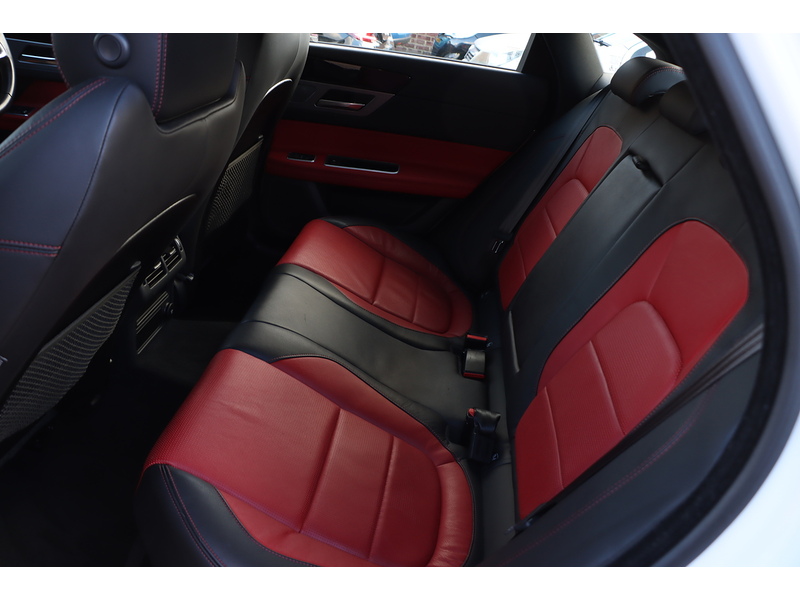 Jaguar 2.0I R-SPORT SALOON 4DR PETROL AUTO HEATED SEATS SATELLITE NAVIGATION BLUETOOTH DAB STEREO USB INPUT PARKING AIDS ONLY 40000 MILES SH NO ULEZ CHARGE 72-74 Mitcham Road