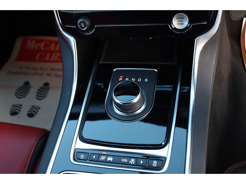 Jaguar 2.0I R-SPORT SALOON 4DR PETROL AUTO HEATED SEATS SATELLITE NAVIGATION BLUETOOTH DAB STEREO USB INPUT PARKING AIDS ONLY 40000 MILES SH NO ULEZ CHARGE 72-74 Mitcham Road