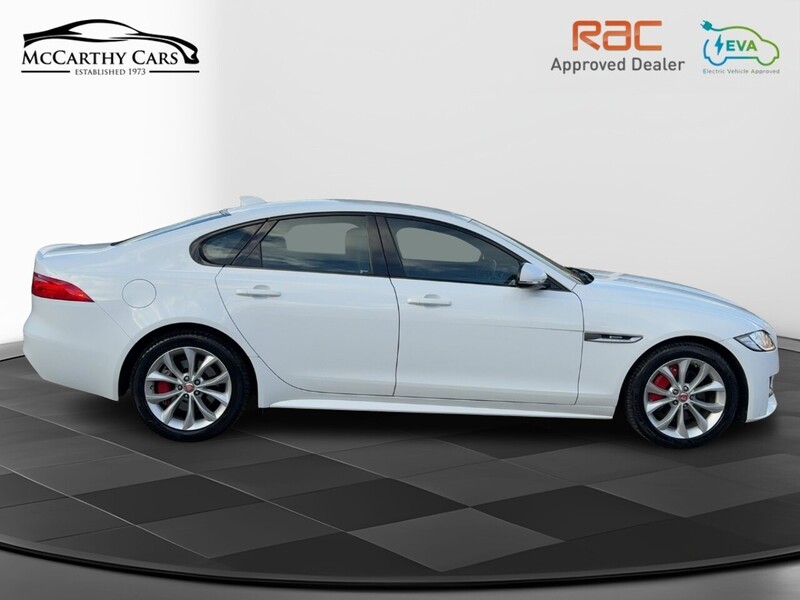 Jaguar 2.0I R-SPORT SALOON 4DR PETROL AUTO HEATED SEATS SATELLITE NAVIGATION BLUETOOTH DAB STEREO USB INPUT PARKING AIDS ONLY 40000 MILES SH NO ULEZ CHARGE 72-74 Mitcham Road