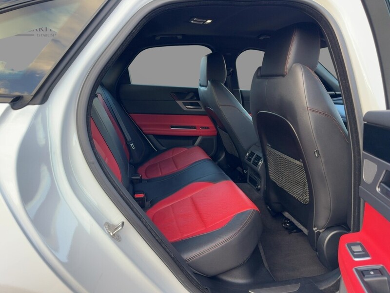 Jaguar 2.0I R-SPORT SALOON 4DR PETROL AUTO HEATED SEATS SATELLITE NAVIGATION BLUETOOTH DAB STEREO USB INPUT PARKING AIDS ONLY 40000 MILES SH NO ULEZ CHARGE 72-74 Mitcham Road