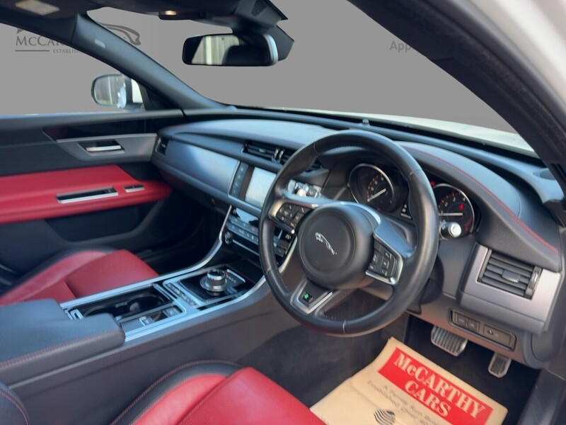 Jaguar 2.0I R-SPORT SALOON 4DR PETROL AUTO HEATED SEATS SATELLITE NAVIGATION BLUETOOTH DAB STEREO USB INPUT PARKING AIDS ONLY 40000 MILES SH NO ULEZ CHARGE 72-74 Mitcham Road