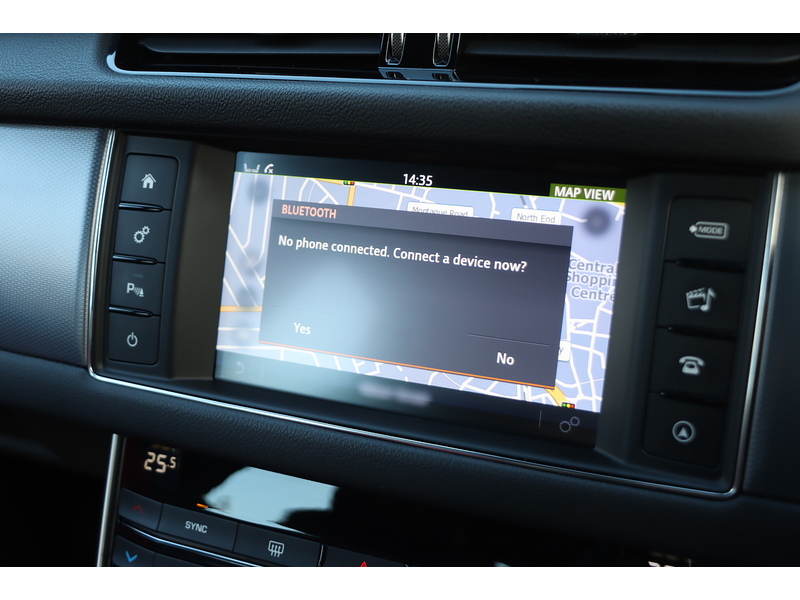 Jaguar 2.0I R-SPORT SALOON 4DR PETROL AUTO HEATED SEATS SATELLITE NAVIGATION BLUETOOTH DAB STEREO USB INPUT PARKING AIDS ONLY 40000 MILES SH NO ULEZ CHARGE 72-74 Mitcham Road