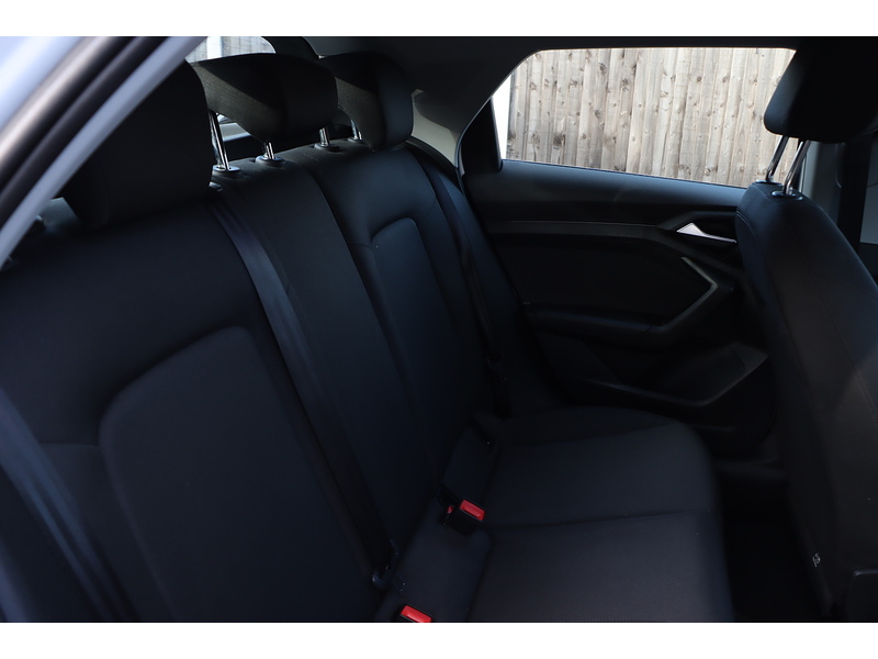 Audi 1.0 TFSI 25 TECHNIK SPORTBACK 5DR PETROL MANUAL SATNAV BLUETOOTH DAB RADIO APPLE CARPLAY PARKING AIDS JUST 1 OWNER ONLY 35000 MILES FSH NO ULEZ CHARGE 72-74 Mitcham Road