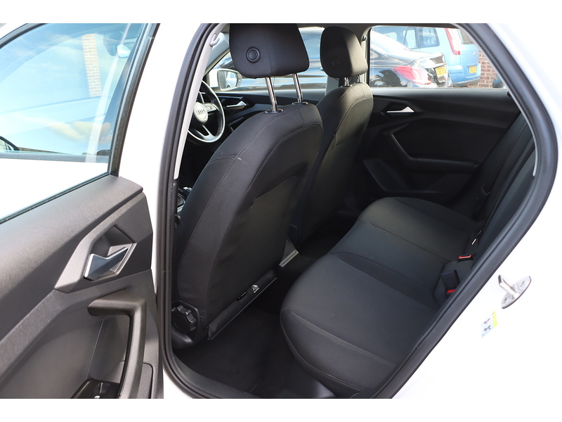 Audi 1.0 TFSI 25 TECHNIK SPORTBACK 5DR PETROL MANUAL SATNAV BLUETOOTH DAB RADIO APPLE CARPLAY PARKING AIDS JUST 1 OWNER ONLY 35000 MILES FSH NO ULEZ CHARGE 72-74 Mitcham Road