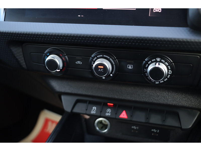 Audi 1.0 TFSI 25 TECHNIK SPORTBACK 5DR PETROL MANUAL SATNAV BLUETOOTH DAB RADIO APPLE CARPLAY PARKING AIDS JUST 1 OWNER ONLY 35000 MILES FSH NO ULEZ CHARGE 72-74 Mitcham Road