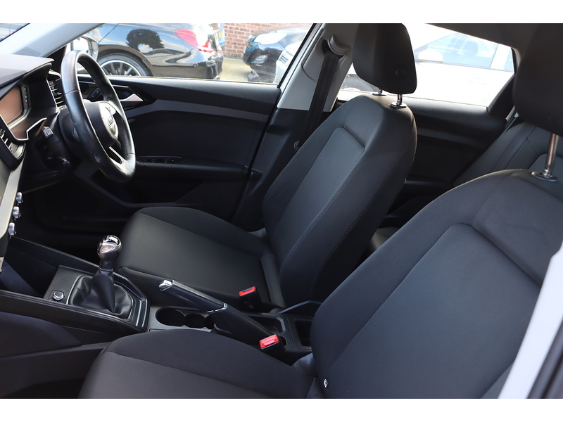 Audi 1.0 TFSI 25 TECHNIK SPORTBACK 5DR PETROL MANUAL SATNAV BLUETOOTH DAB RADIO APPLE CARPLAY PARKING AIDS JUST 1 OWNER ONLY 35000 MILES FSH NO ULEZ CHARGE 72-74 Mitcham Road