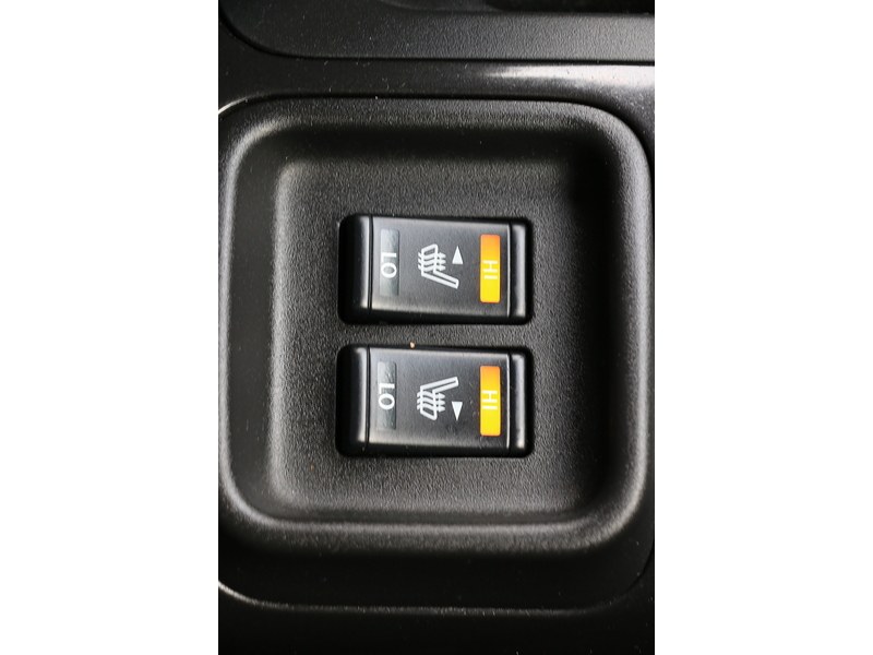 Nissan 1.6 TEKNA SUV 5DR PETROL XTRON AUTO FULL LEATHER HEATED SEATS SAT NAV BLUETOOTH DAB STEREO REAR & 360 CAMERA ONLY 38000 MILES FSH NO ULEZ CHARGE 72-74 Mitcham Road