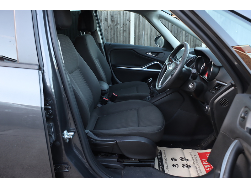 Vauxhall 1.8 16V EXCLUSIV MPV 5DR PETROL MANUAL 7 SEATER CD PLAYER DAB STEREO USB INPUT PARKING AIDS SAME OWNER FOR 3 YEARS ONLY 76000 MILES SH NO ULEZ CHARGE 72-74 Mitcham Road