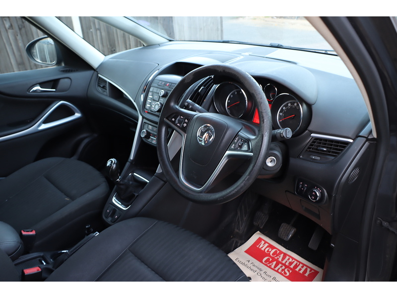 Vauxhall 1.8 16V EXCLUSIV MPV 5DR PETROL MANUAL 7 SEATER CD PLAYER DAB STEREO USB INPUT PARKING AIDS SAME OWNER FOR 3 YEARS ONLY 76000 MILES SH NO ULEZ CHARGE 72-74 Mitcham Road