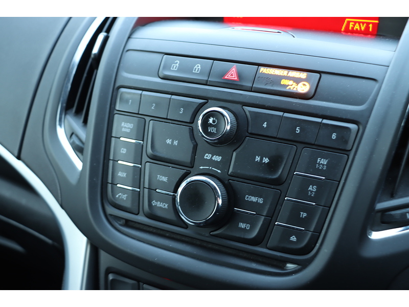 Vauxhall 1.8 16V EXCLUSIV MPV 5DR PETROL MANUAL 7 SEATER CD PLAYER DAB STEREO USB INPUT PARKING AIDS SAME OWNER FOR 3 YEARS ONLY 76000 MILES SH NO ULEZ CHARGE 72-74 Mitcham Road