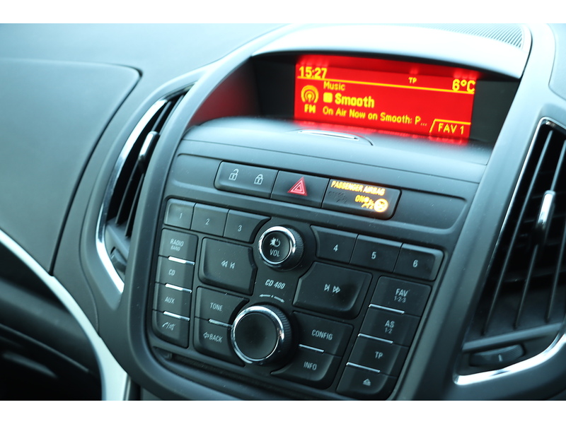 Vauxhall 1.8 16V EXCLUSIV MPV 5DR PETROL MANUAL 7 SEATER CD PLAYER DAB STEREO USB INPUT PARKING AIDS SAME OWNER FOR 3 YEARS ONLY 76000 MILES SH NO ULEZ CHARGE 72-74 Mitcham Road