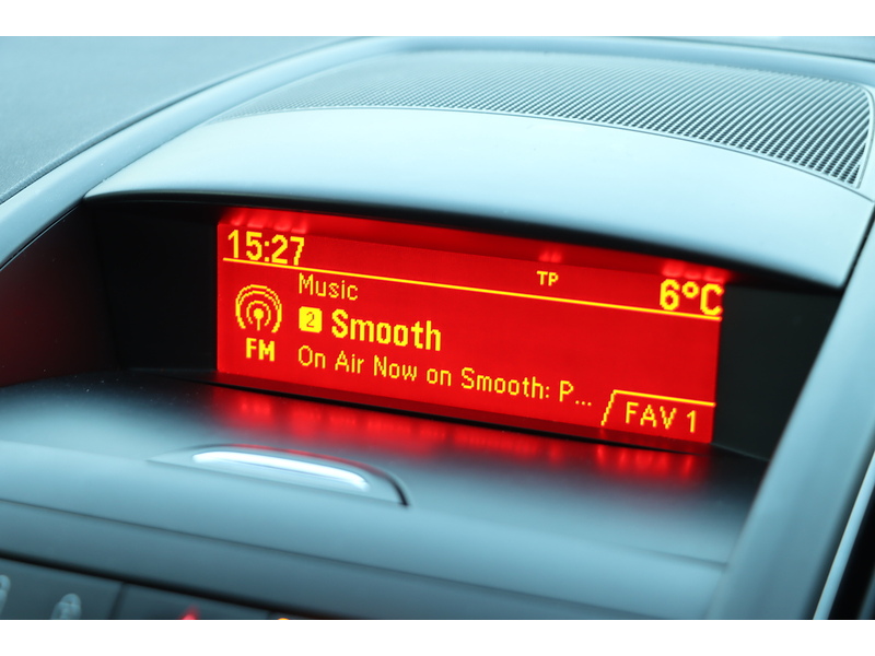 Vauxhall 1.8 16V EXCLUSIV MPV 5DR PETROL MANUAL 7 SEATER CD PLAYER DAB STEREO USB INPUT PARKING AIDS SAME OWNER FOR 3 YEARS ONLY 76000 MILES SH NO ULEZ CHARGE 72-74 Mitcham Road