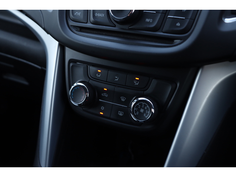 Vauxhall 1.8 16V EXCLUSIV MPV 5DR PETROL MANUAL 7 SEATER CD PLAYER DAB STEREO USB INPUT PARKING AIDS SAME OWNER FOR 3 YEARS ONLY 76000 MILES SH NO ULEZ CHARGE 72-74 Mitcham Road