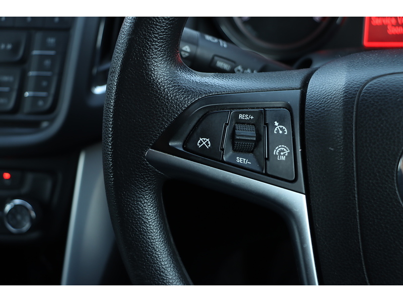 Vauxhall 1.8 16V EXCLUSIV MPV 5DR PETROL MANUAL 7 SEATER CD PLAYER DAB STEREO USB INPUT PARKING AIDS SAME OWNER FOR 3 YEARS ONLY 76000 MILES SH NO ULEZ CHARGE 72-74 Mitcham Road