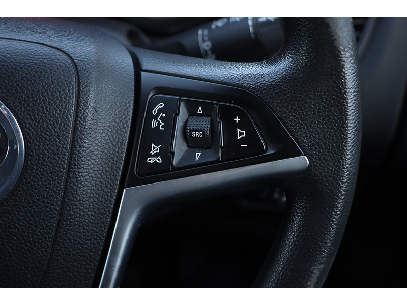 Vauxhall 1.8 16V EXCLUSIV MPV 5DR PETROL MANUAL 7 SEATER CD PLAYER DAB STEREO USB INPUT PARKING AIDS SAME OWNER FOR 3 YEARS ONLY 76000 MILES SH NO ULEZ CHARGE 72-74 Mitcham Road