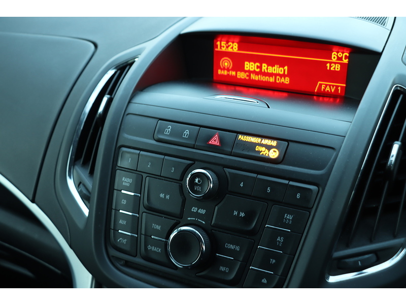 Vauxhall 1.8 16V EXCLUSIV MPV 5DR PETROL MANUAL 7 SEATER CD PLAYER DAB STEREO USB INPUT PARKING AIDS SAME OWNER FOR 3 YEARS ONLY 76000 MILES SH NO ULEZ CHARGE 72-74 Mitcham Road