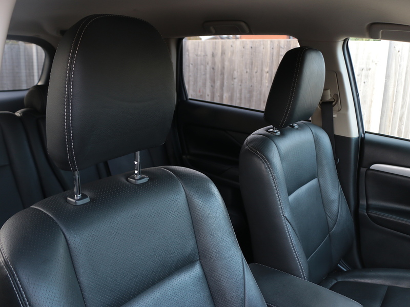 Mitsubishi 2.0 PHEV GX 3H ESTATE SEMI PETROL/ELECTRIC AUTO BLUETOOTH STEREO CD PLAYER PARKING AIDS SAME OWNER FOR 3 YEARS SH JUST £20 ROAD TAX NO ULEZ CHARGE 72-74 Mitcham Road