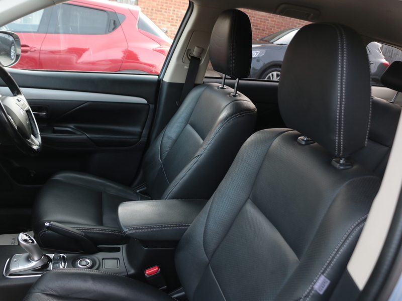 Mitsubishi 2.0 PHEV GX 3H ESTATE SEMI PETROL/ELECTRIC AUTO BLUETOOTH STEREO CD PLAYER PARKING AIDS SAME OWNER FOR 3 YEARS SH JUST £20 ROAD TAX NO ULEZ CHARGE 72-74 Mitcham Road