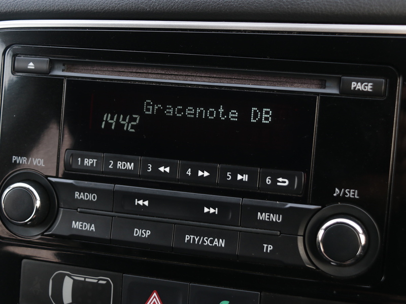 Mitsubishi 2.0 PHEV GX 3H ESTATE SEMI PETROL/ELECTRIC AUTO BLUETOOTH STEREO CD PLAYER PARKING AIDS SAME OWNER FOR 3 YEARS SH JUST £20 ROAD TAX NO ULEZ CHARGE 72-74 Mitcham Road