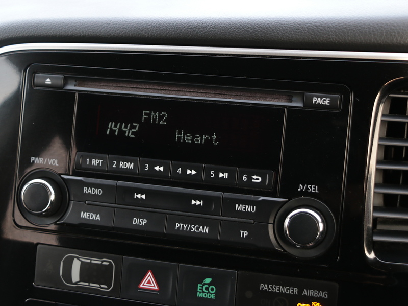 Mitsubishi 2.0 PHEV GX 3H ESTATE SEMI PETROL/ELECTRIC AUTO BLUETOOTH STEREO CD PLAYER PARKING AIDS SAME OWNER FOR 3 YEARS SH JUST £20 ROAD TAX NO ULEZ CHARGE 72-74 Mitcham Road