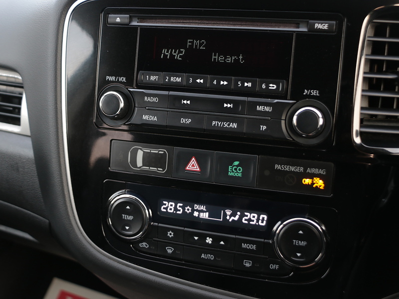 Mitsubishi 2.0 PHEV GX 3H ESTATE SEMI PETROL/ELECTRIC AUTO BLUETOOTH STEREO CD PLAYER PARKING AIDS SAME OWNER FOR 3 YEARS SH JUST £20 ROAD TAX NO ULEZ CHARGE 72-74 Mitcham Road