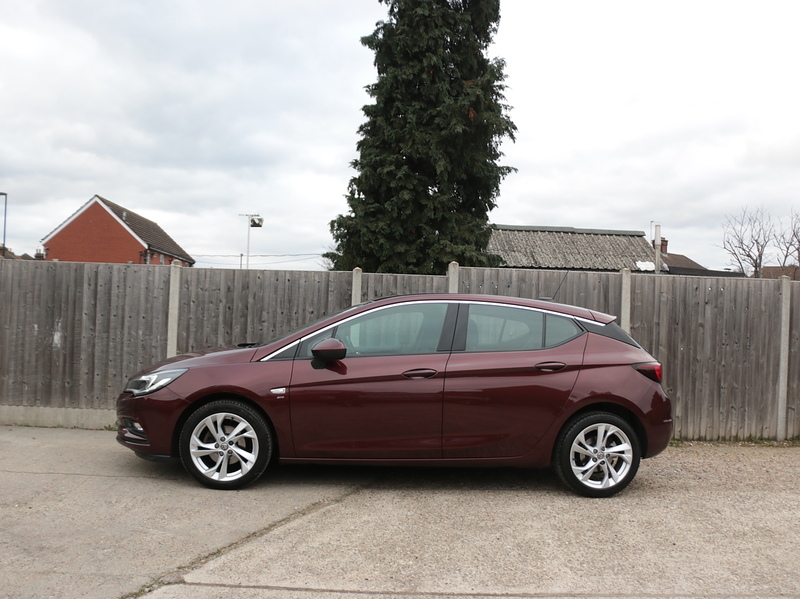 Vauxhall 1.4I TURBO SRI HATCHBACK 5DR PETROL AUTO SAT NAV BLUETOOTH DAB STEREO APPLE CARPLAY PARKING AIDS JUST 2 OWNERS ONLY 56000 MILES SH NO ULEZ CHARGE 72-74 Mitcham Road