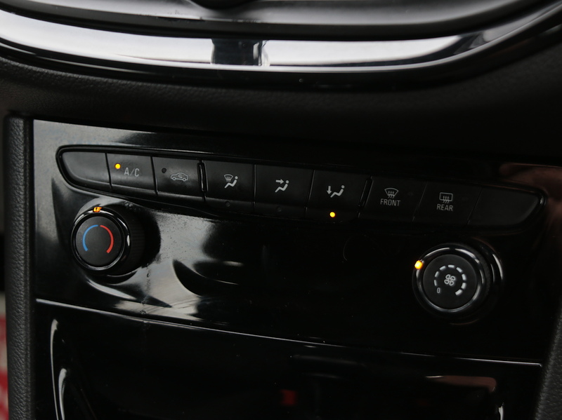 Vauxhall 1.4I TURBO SRI HATCHBACK 5DR PETROL AUTO SAT NAV BLUETOOTH DAB STEREO APPLE CARPLAY PARKING AIDS JUST 2 OWNERS ONLY 56000 MILES SH NO ULEZ CHARGE 72-74 Mitcham Road