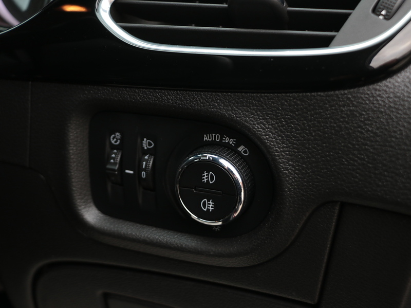 Vauxhall 1.4I TURBO SRI HATCHBACK 5DR PETROL AUTO SAT NAV BLUETOOTH DAB STEREO APPLE CARPLAY PARKING AIDS JUST 2 OWNERS ONLY 56000 MILES SH NO ULEZ CHARGE 72-74 Mitcham Road