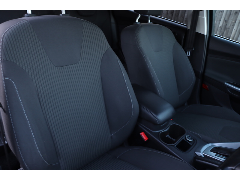 Ford 1.6 Titanium Navigator Hatchback 5dr Petrol Powershift Euro 5 (125 ps) 72-74 Mitcham Road