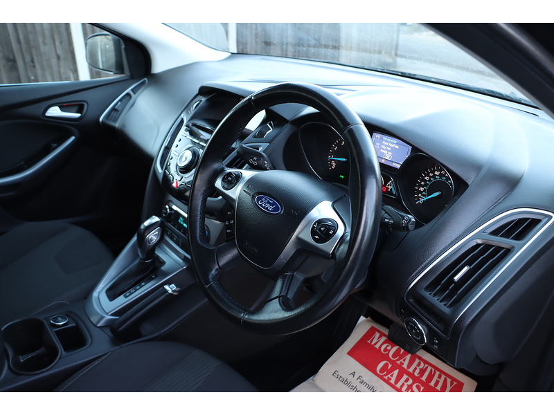 Ford 1.6 Titanium Navigator Hatchback 5dr Petrol Powershift Euro 5 (125 ps) 72-74 Mitcham Road