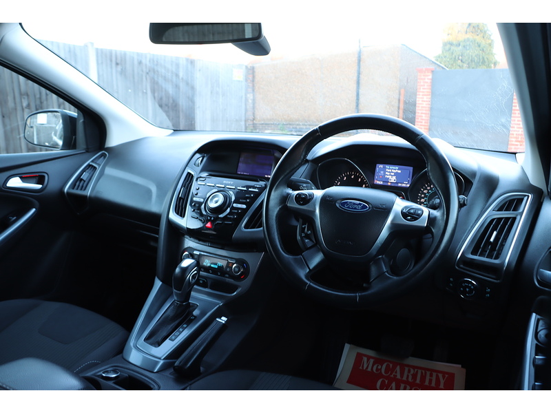 Ford 1.6 Titanium Navigator Hatchback 5dr Petrol Powershift Euro 5 (125 ps) 72-74 Mitcham Road