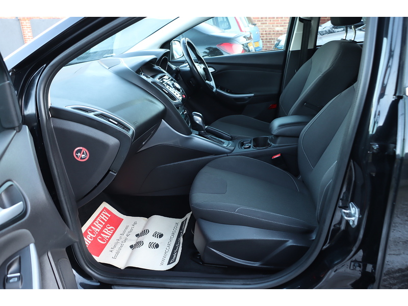 Ford 1.6 Titanium Navigator Hatchback 5dr Petrol Powershift Euro 5 (125 ps) 72-74 Mitcham Road