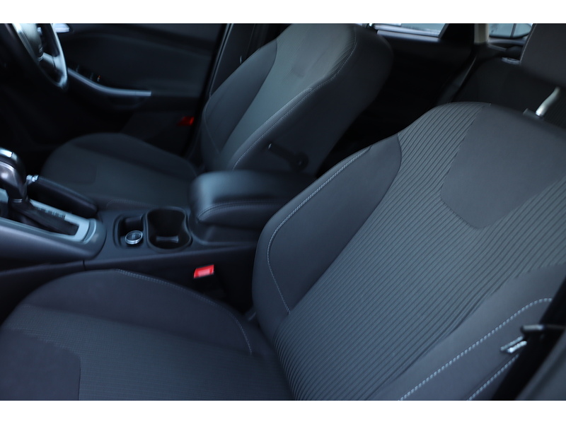 Ford 1.6 Titanium Navigator Hatchback 5dr Petrol Powershift Euro 5 (125 ps) 72-74 Mitcham Road