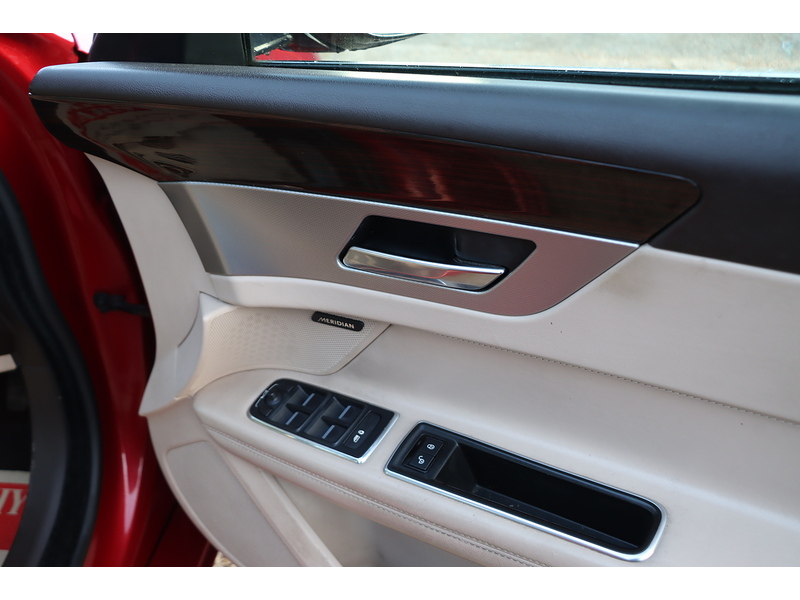 Jaguar 2.0 GTDi Prestige Saloon 4dr Petrol Auto Euro 6 (s/s) (200 ps) 72-74 Mitcham Road